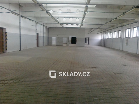Pronájem skladu / haly, 500 m² - 0