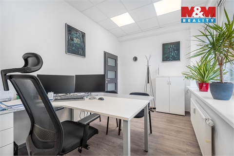 Pronájem kanceláře, 157 m² 12