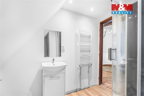 Prodej komerčního objektu, 210 m² 12