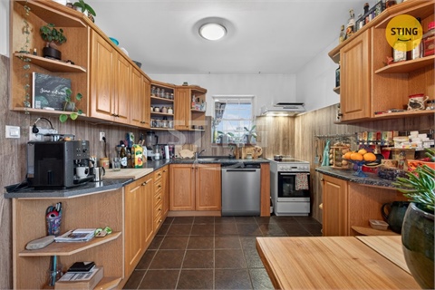 Prodej rodinného domu, 280 m² 8