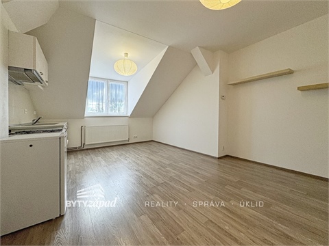 Pronájem bytu 1kk, 32 m² - 0