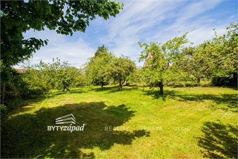 Prodej stavebního pozemku, 1 430 m² 0