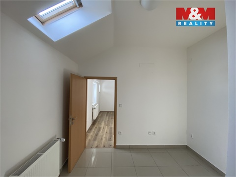 Pronájem bytu 1+1, 31 m² 2