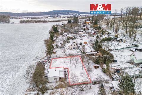 Prodej stavebního pozemku, 878 m² 0