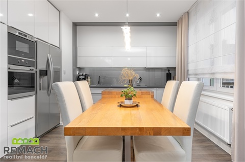 Pronájem bytu 4kk, 126 m² 12