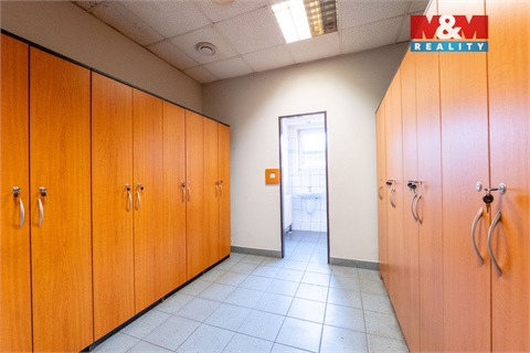 Prodej výrobního objektu, 714 m² 18