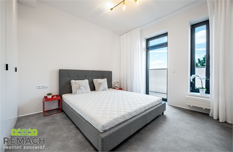 Pronájem bytu 2kk, 77 m² - 2