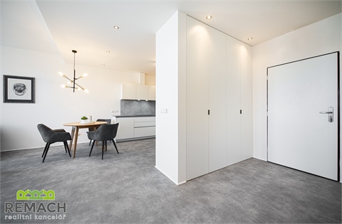 Pronájem bytu 2kk, 77 m² - 8