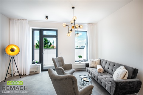 Pronájem bytu 2kk, 77 m² 0