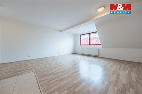 Prodej bytu 2kk, 77 m² - 2