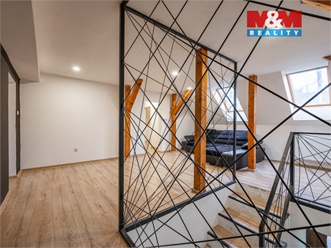 Prodej rodinného domu, 217 m² - 10