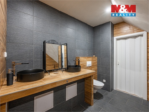 Prodej rodinného domu, 217 m² 12