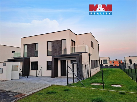 Pronájem rodinného domu, 141 m² 0