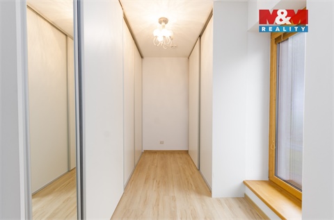 Pronájem rodinného domu, 200 m² 8