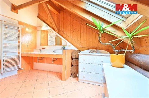 Prodej rodinného domu, 296 m² 16