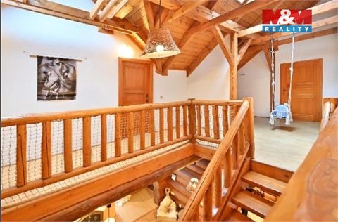 Prodej rodinného domu, 296 m² 10