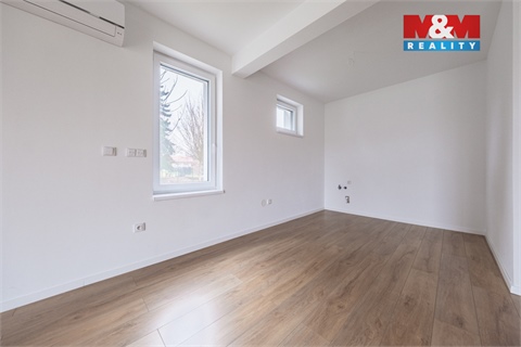 Prodej rodinného domu, 276 m² 4