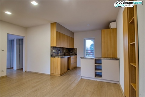 Pronájem bytu 3kk, 81 m² 6