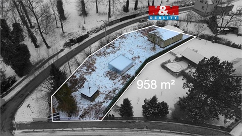 Prodej stavebního pozemku, 958 m² 0
