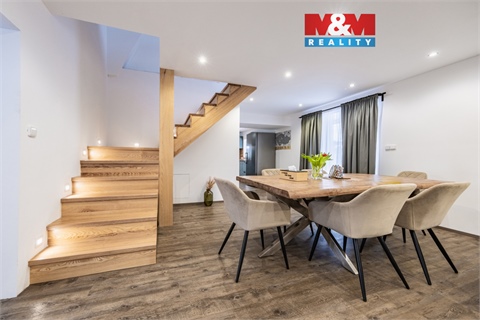 Prodej rodinného domu, 250 m² 0