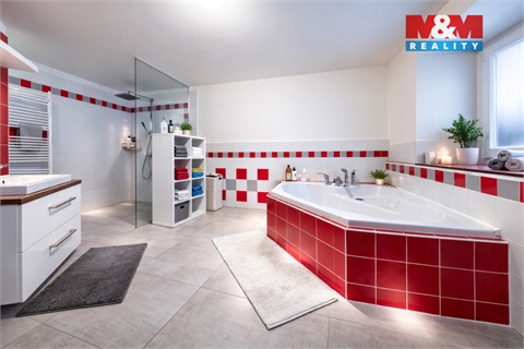 Prodej rodinného domu, 250 m² - 2