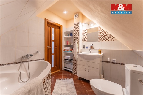 Prodej rodinného domu, 184 m² 12