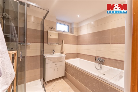 Prodej rodinného domu, 184 m² 6