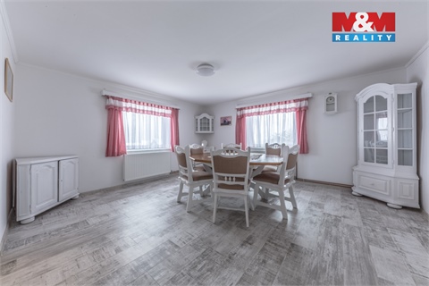 Prodej rodinného domu, 285 m² - 10