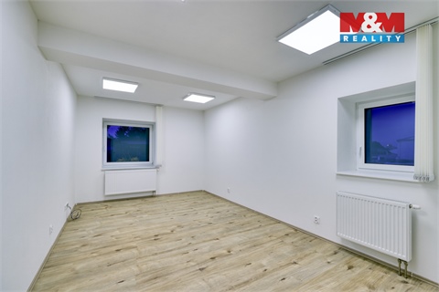 Pronájem kanceláře, 55 m² 2