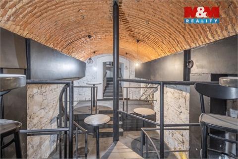 Prodej komerčního objektu, 1 143 m² 10