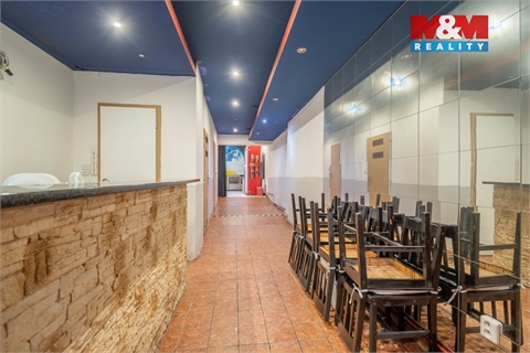 Prodej komerčního objektu, 1 143 m² 8