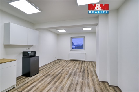Pronájem kanceláře, 61 m² 0