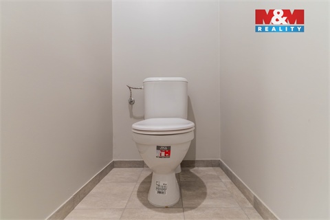 Prodej komerčního objektu, 106 m² 14