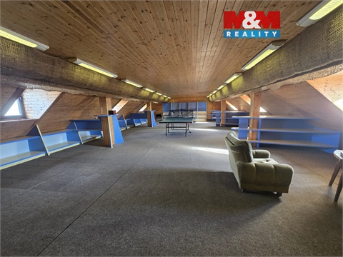 Pronájem kanceláře, 200 m² 0