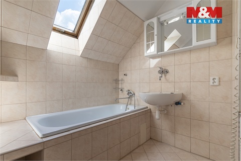 Prodej rodinného domu, 145 m² - 10