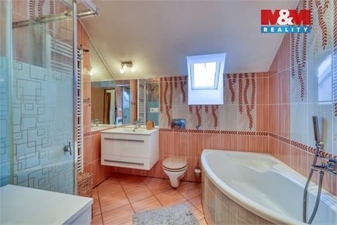 Prodej rodinného domu, 239 m² - 16