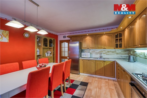 Prodej rodinného domu, 239 m² 2