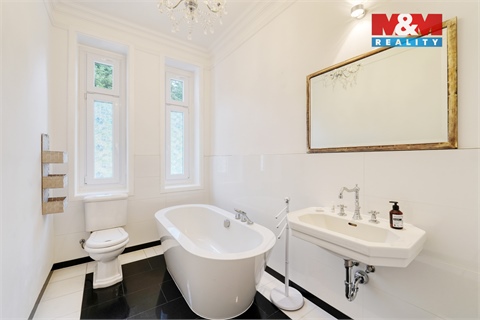 Prodej komerčního objektu, 600 m² - 12