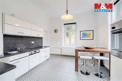 Prodej komerčního objektu, 600 m² 10