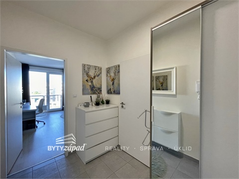 Pronájem bytu 1kk, 31 m² - 4