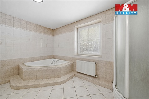 Prodej rodinného domu, 408 m² 24