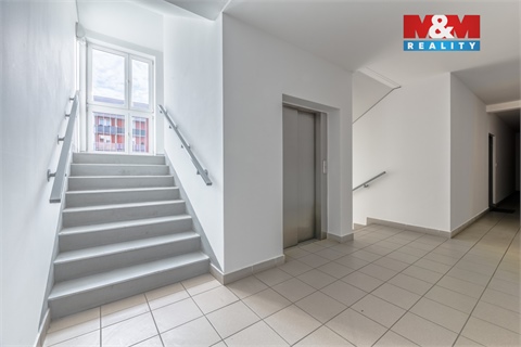 Pronájem bytu 2kk, 56 m² 14