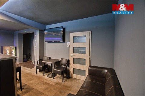 Pronájem obchodních prostor, 180 m² - 0