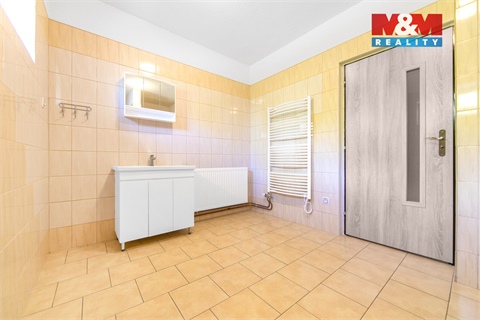 Prodej rodinného domu, 390 m² 6