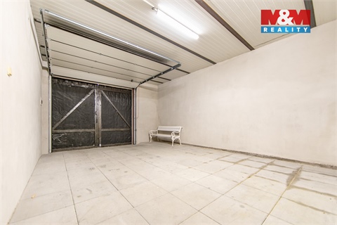 Prodej rodinného domu, 390 m² - 14