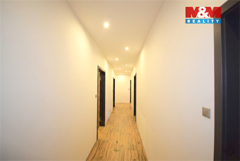 Prodej rodinného domu, 182 m² - 8