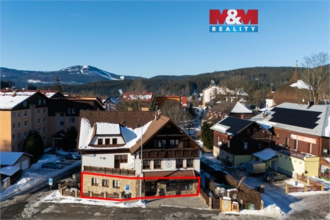 Pronájem obchodních prostor, 140 m² 0