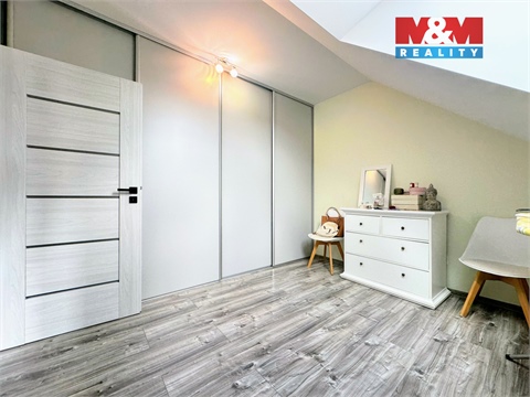 Prodej rodinného domu, 180 m² - 18