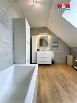 Prodej rodinného domu, 180 m² 14