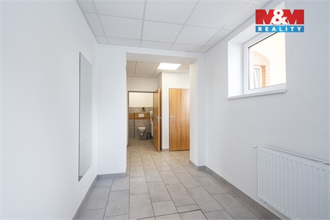 Pronájem restaurace, 635 m² - 18